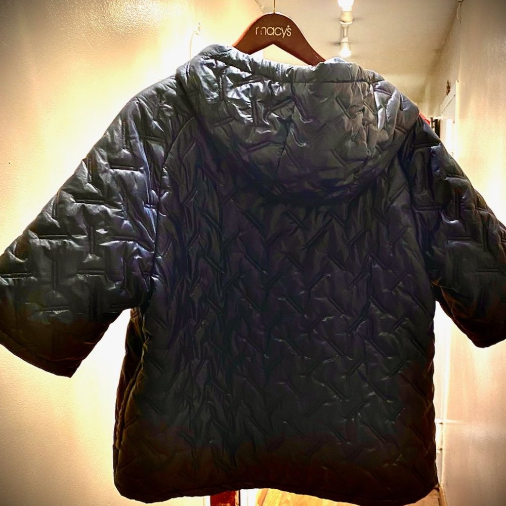 Nike LAB Women's Puffer 3/4 Sleeve Hooded Jacket